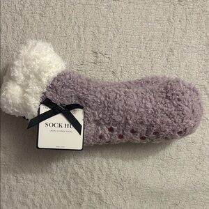NWT Sock Hub Lilac and White Fuzzy Lounge Socks